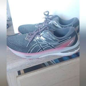 Asics Gray and Pink Running Shoes with Cushioned Heel 11
